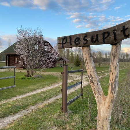 Piesupite Villa Staburags Buitenkant foto